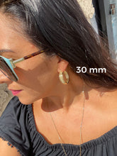 Load image into Gallery viewer, 18K Gold Filled Hoop Earrings Featuring Middle Detail Rugged