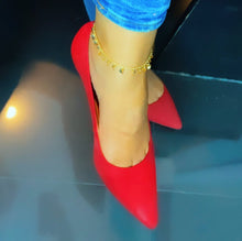 Load image into Gallery viewer, A Very "Summerish" 18k Gold Filled Potato Chip Like Charm Anklet Concave Shape