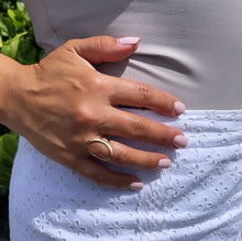 Load image into Gallery viewer, 18k Gold Filled Open Oval Ring Hallowed Oval Fashion Design