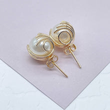 Load image into Gallery viewer, 18k Gold Filled Pearl Stud Earrings with Gold Thread
