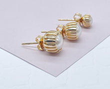 Load image into Gallery viewer, 18k Gold Filled Crowned Pearl Stud Earrings