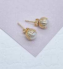 Load image into Gallery viewer, 18k Gold Filled Crowned Pearl Stud Earrings