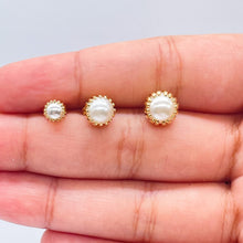 Load image into Gallery viewer, 18k Gold Filled Crowned Pearl Stud Earrings