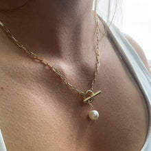 Load image into Gallery viewer, 18k Gold Filled Thin Paper Clip Necklace Lariat Featuring Pearl Toggle Closing