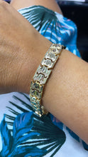 Load image into Gallery viewer, Vintage Style Diamond Cut 18k Gold Filled Thick Lotus Flower Bracelet