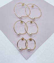 Load image into Gallery viewer, 18k Gold Filled Designed Thin Hoop Earring With Simulated Pearl Wholesale