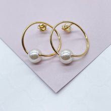 Load image into Gallery viewer, 18k Gold Filled Designed Thin Hoop Earring With Simulated Pearl