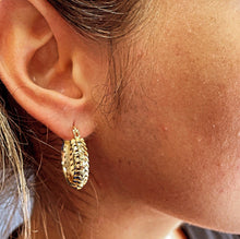 Load image into Gallery viewer, Vintage Alligator Tail Pattern Hoop Earrings Made In 18k Gold Filled