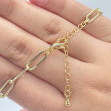 Load image into Gallery viewer, 18k Gold Filled Paper Clip Bracelet: Cubic Zirconia Lip Charm