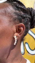 Load image into Gallery viewer, 18k Gold Filled 5 Firm Simulated Pearl Earrings