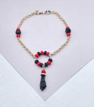 Load image into Gallery viewer, 18k Gold Filled Azabache Hand Set With Red and Black Beads