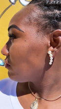 Load image into Gallery viewer, 18k Gold Filled 5 Firm Simulated Pearl Earrings