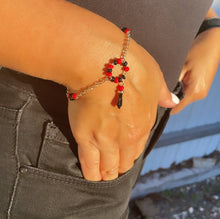 Load image into Gallery viewer, 18k Gold Filled Azabache Hand Set With Red and Black Beads