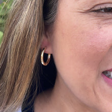 Load image into Gallery viewer, 18k Gold Filled Small Smooth Edged Plain Hoop EarringsWholesale Jewelry Supplies