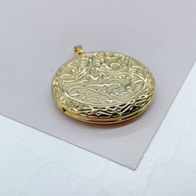 Load image into Gallery viewer, 18k Gold Filled Engraved Circle Locket
