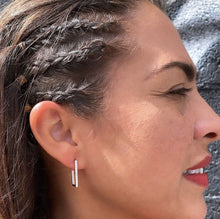 Load image into Gallery viewer, 18k Gold Filled This Rectangle Shaped Earring Single Layered Pave Line