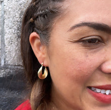 Load image into Gallery viewer, 18k Gold Filled Multi Layered Gold Plain Mid Twist Hoops