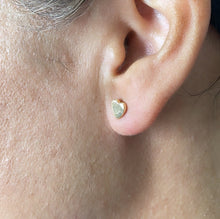 Load image into Gallery viewer, 18k Gold Filled Plain Mini Heart Stud Earrings