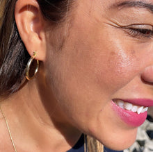 Load image into Gallery viewer, 18k Gold Filled Medium Thin Plain Hoop Earrings