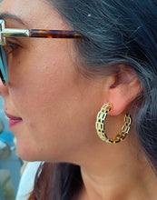 Load image into Gallery viewer, 18k Gold Filled Chain Link Hoop Earrings Featuring Cubic Zirconia, Dainty Curb