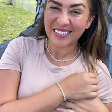 Load image into Gallery viewer, 18k Gold Filled Carver Small Pearl Bracelet