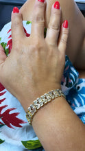 Load image into Gallery viewer, Vintage Diamond Cut Style 18k Gold Filled Thick Double Row of Hearts Bracelet