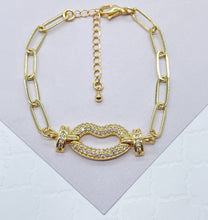 Load image into Gallery viewer, 18k Gold Filled Paper Clip Bracelet: Cubic Zirconia Lip Charm