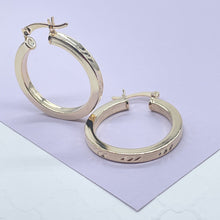 Load image into Gallery viewer, 18k Gold Filled Sharp Edges Hoop Earrings with Smooth Finish and 3 Score Pattern