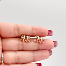Load image into Gallery viewer, 18k Gold Filled Gold Row Earrings With Patterned Lines