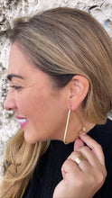 Load image into Gallery viewer, 18k Gold Filled Smooth Triangle Hoop Earrings