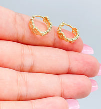 Load image into Gallery viewer, 18k Gold Filled Flower Engraved Huggie Earrings