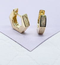 Load image into Gallery viewer, 18k Gold Filled Smooth Hexagon Huggie Earring With Scored Lines