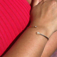 Load image into Gallery viewer, 18k Gold Filled Dainty Cuff Bangle With Stone and Pearl Ends