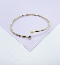 Load image into Gallery viewer, 18k Gold Filled Dainty Cuff Bangle With Stone and Pearl Ends