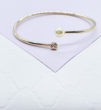 Load image into Gallery viewer, 18k Gold Filled Dainty Cuff Bangle With Stone and Pearl Ends