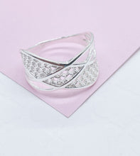 Load image into Gallery viewer, 925 Sterling Silver Ring With Honey Comb Textures & Smooth Thin Rows