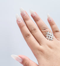 Load image into Gallery viewer, 925 Sterling Silver Ring With Small Flowers Engraved With CZ Stone In Center