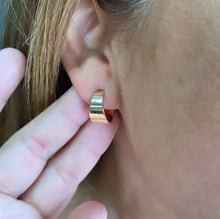 Load image into Gallery viewer, 18k Gold Filled Smooth C-Shaped Dainty Plain Hoop Earrings