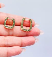 Load image into Gallery viewer, 18k Gold Filled Small Screws Flat Square Hoop Earrings Wholesale Jewelry Supplies