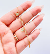 Load image into Gallery viewer, 18k Gold Filled Curb Link Plain Bracelet With Heart Charm
