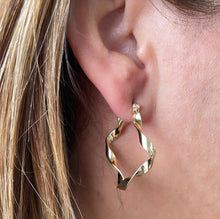 Load image into Gallery viewer, 18k Gold Filled Plain Thin Chunky Twisted Hoops