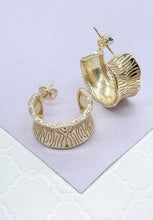 Load image into Gallery viewer, 18k Gold Filled Wide Tree Trunk Patterned Open Hoop Earrings