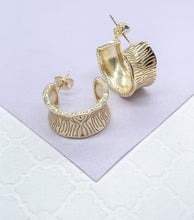 Load image into Gallery viewer, 18k Gold Filled Wide Tree Trunk Patterned Open Hoop Earrings