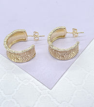 Load image into Gallery viewer, 18k Gold Filled Wide Tree Trunk Patterned Open Hoop Earrings