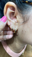 Load image into Gallery viewer, 18k Gold Wide Plain Smooth Heart Hoop Earring