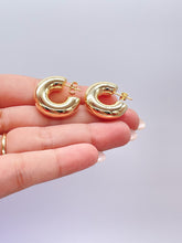 Load image into Gallery viewer, 18k Gold Filled Chunky Bubble Smooth 8mm Open Hoop Earring