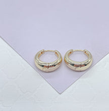 Load image into Gallery viewer, 18k Gold Filled Plain Tear Drop Shaped Huggie Hoop Earrings In Three Sizes