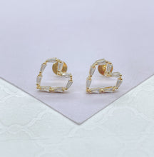 Load image into Gallery viewer, 18k Gold Filled Baguette Heart Stud Earrings
