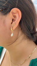 Load image into Gallery viewer, 18k Gold Filled Smooth Gold Hoops With Dangling With Faux Pearl