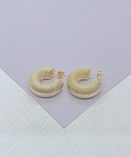 Load image into Gallery viewer, 18k Gold Filled Chunky Bubble Grain-Textured 8mm Open Hoop Earring